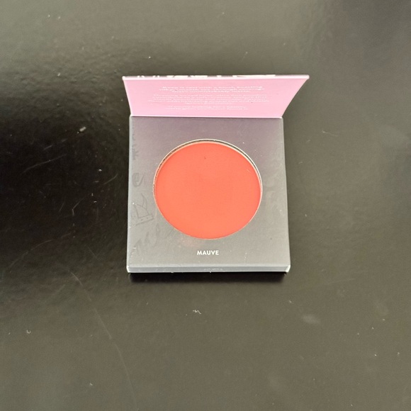 teez SUIT OF ARMOR DON’T BLUSH ME BLUSH - Picture 5 of 5